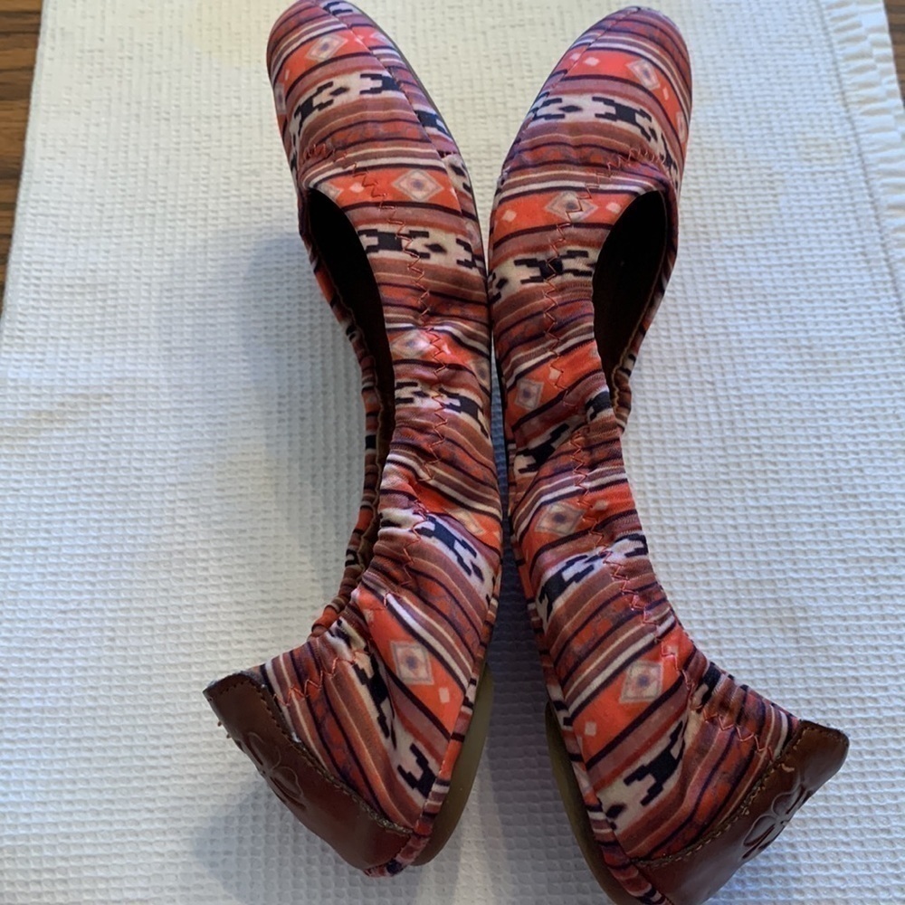 Lucky Brand Coral Orange Multi-Color Patterned Flats - Picture 5 of 7